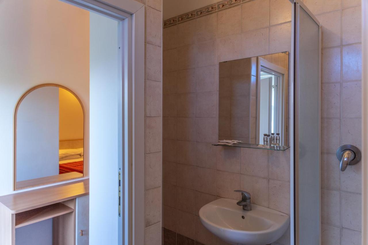 Quadruple Room,752451275:JPEG